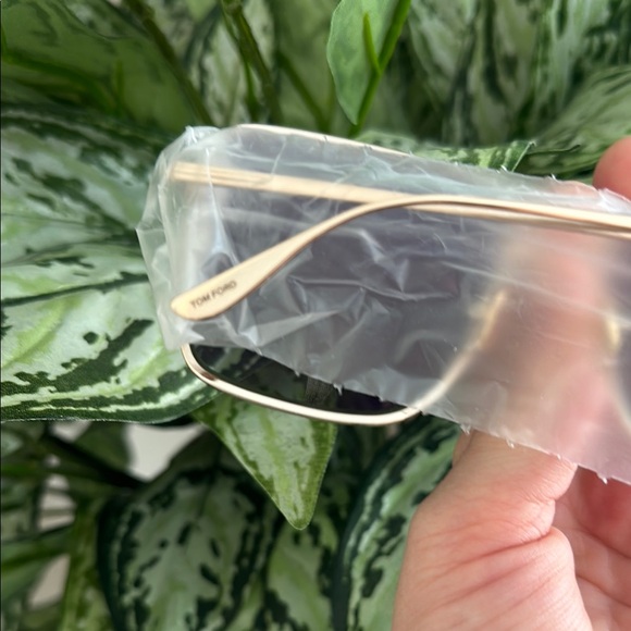 Tom Ford Heather TF739 01D polarized Sunglasses - Picture 6 of 11